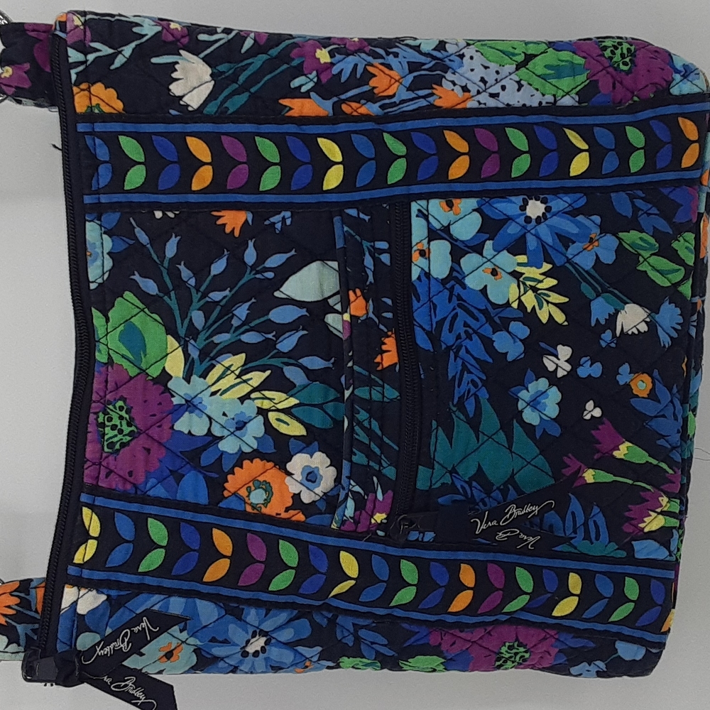 Vera Bradley Purse - Picture 4 of 9